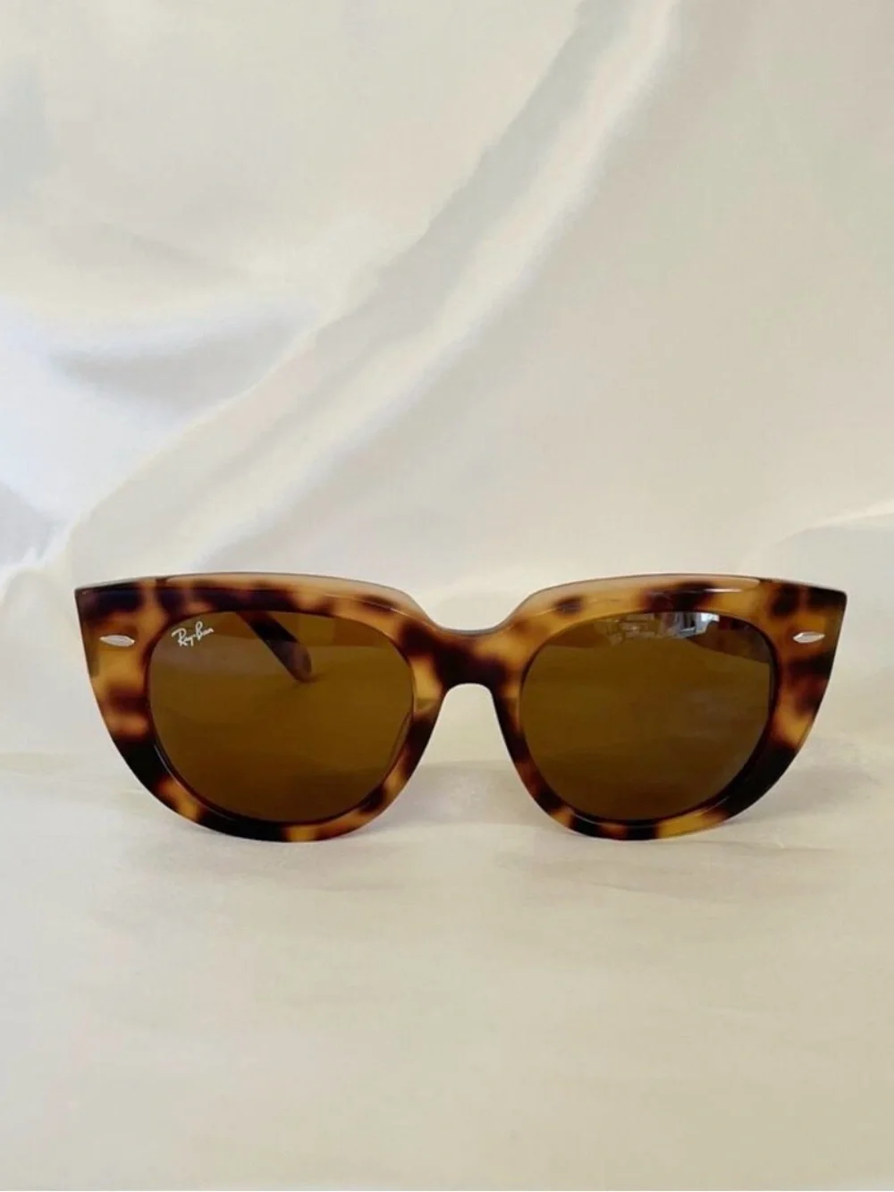 Ray-Ban NWT Tortoiseshell Cat Eye Sunglasses - Brown Tortoise Frame